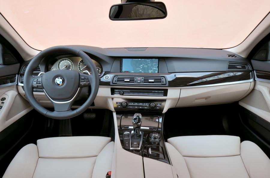  BMW ActiveHybrid 5 2012 года  (US) (фото 29 из 135)